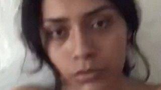Cewek India cantik di Instagram lagi colmek