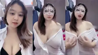 Live cewek tobrut pake baju tembus pandang, bikin ngaceng parah