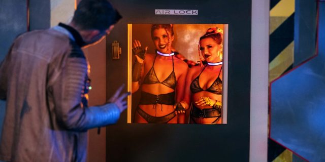 Nonton DigitalPlayground – Luar Angkasa Makin Dalam: Bagian 1, bikin makin pengen digituin