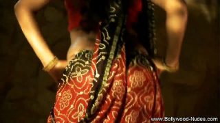 Tarian si Brunet India, goyangannya bikin makin pengen