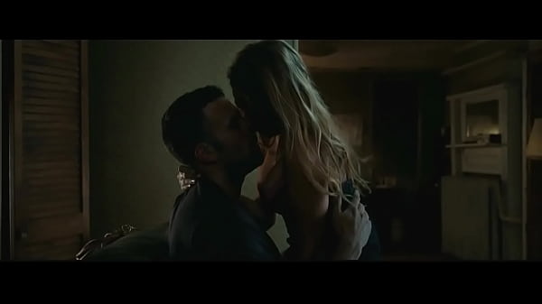 Blake Lively di The Town (2011) bikin makin panas dan basah.