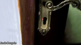 Teman gue bawa gue ke rumah pelacur di Indonesia