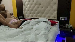 Riya Naik Pakai Penis Extender Gede, Ngebut Keras Sambil Ngomong Hindi.