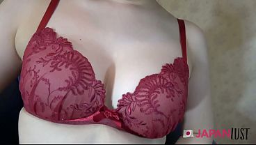 Bokep Jepang montok besar, memeknya penuh air mani