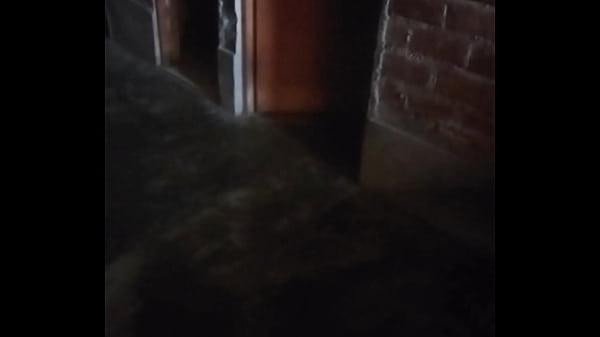 Gue ibu muda seksi, lo bayar dikit, lo boleh masuk ke rumah gue.