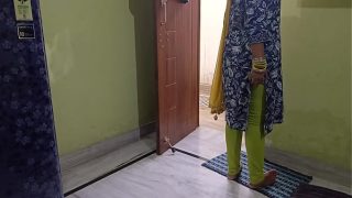Bapak mertua India mainin menantu pakai alasan sakit, bikin meringis keenakan!