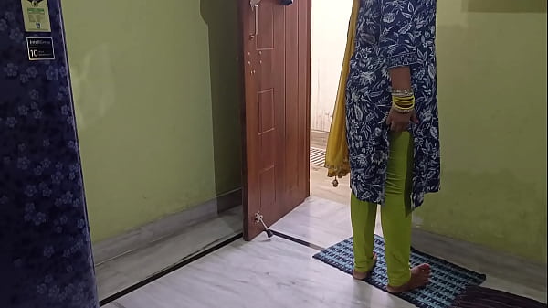 Bapak mertua India mainin menantu pakai alasan sakit, bikin meringis keenakan!