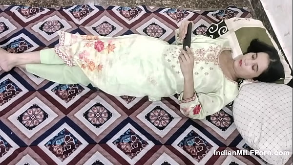 Cewek India nonton bokep di hape, langsung digenjot habis-habisan sama kakak tiri – Suara Hindi