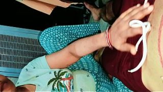 Video desi bhabhi ngentot memek sempit, suara moan orgasme jelas bahasa Hindi, bhabhi loncat-loncat di kontol gede.