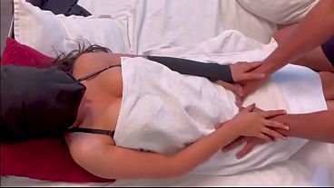 Desi Indian Bhabhi, memek sempit digenjot keras sama Devar, babhi cantik viral video xxx dengan suara hot Hindi.
