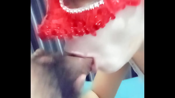 Ngentot mulut sama suami sampe crot di bibir, manis banget.