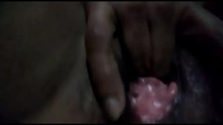 Cewek Madura lagi panas, siap digoyang.