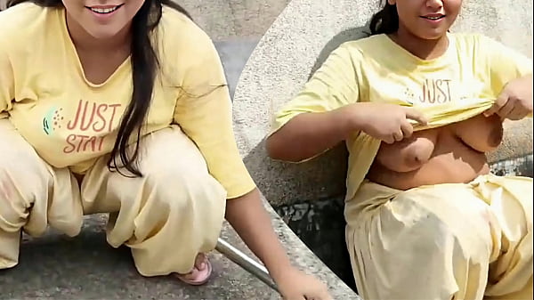 भाभी के साथ छत पर चुदाई का देसी मजा, गाँव की मोटी जवान लड़की का हिंदी सेक्स वीडियो