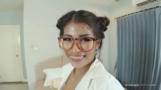 Cewek guru Asia montok diisi penuh, sialan nikmat banget
