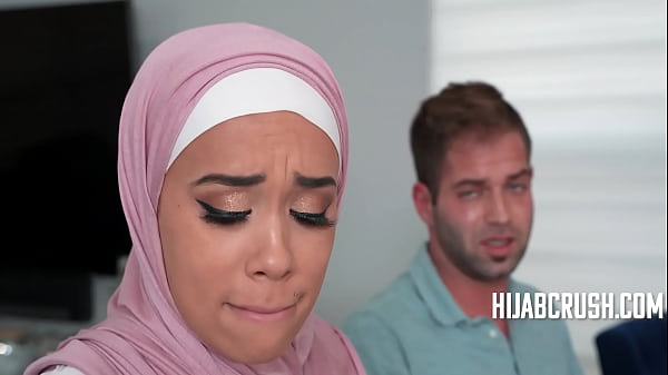 Bantuin Stepis Arabku Biar Gak Kaku Lagi Di Ranjang | HijabCrush