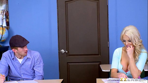 Brazzers – Kenzie Taylor – Toket Gede Di Sekolah, Sange Banget