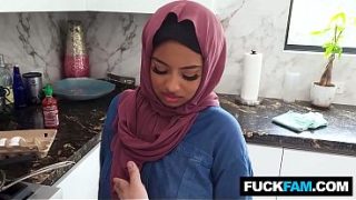 Hijab item gelap, Hadiya Honey belajar jadi nakal sama Allen Swift